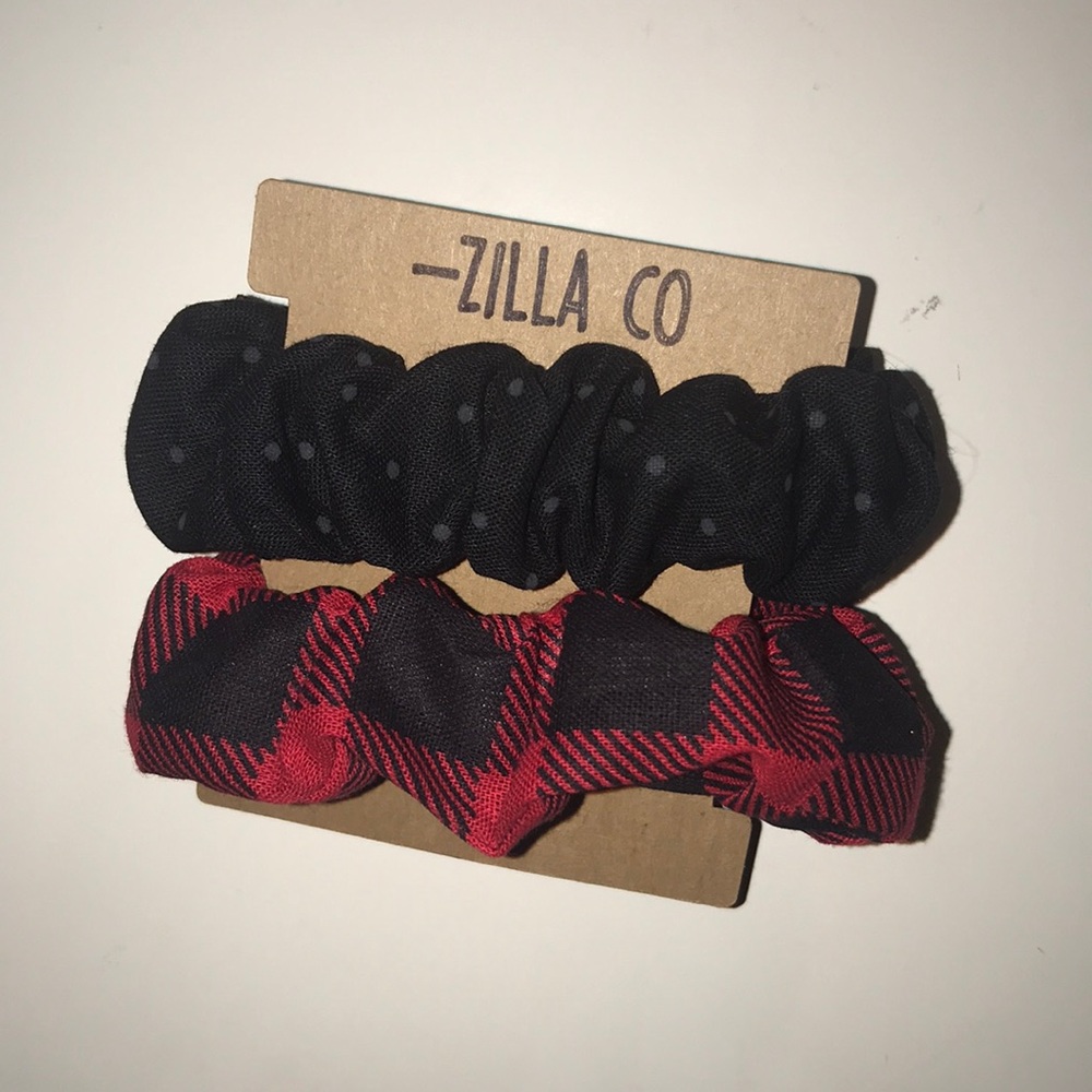 2 pack scrunchies